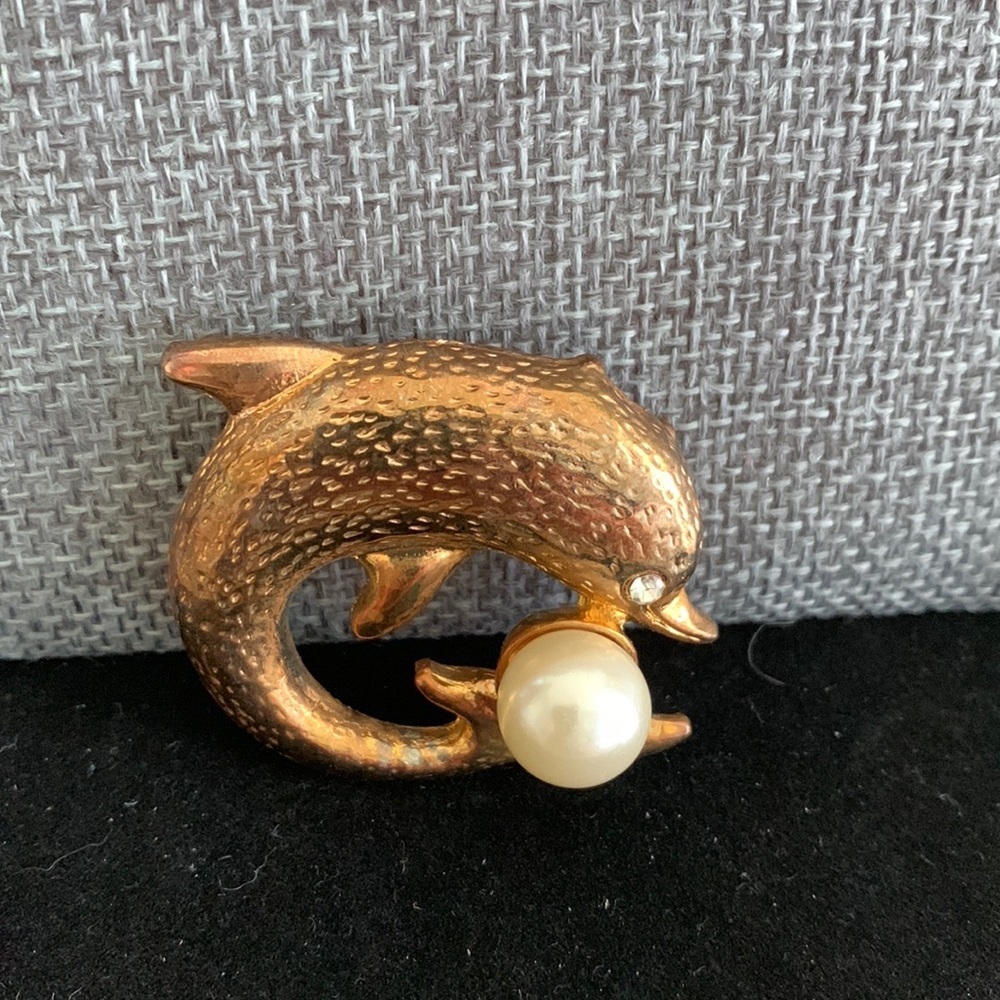 Gold Tone Faux Pearl Rhinestone‎ Dolphin Brooch